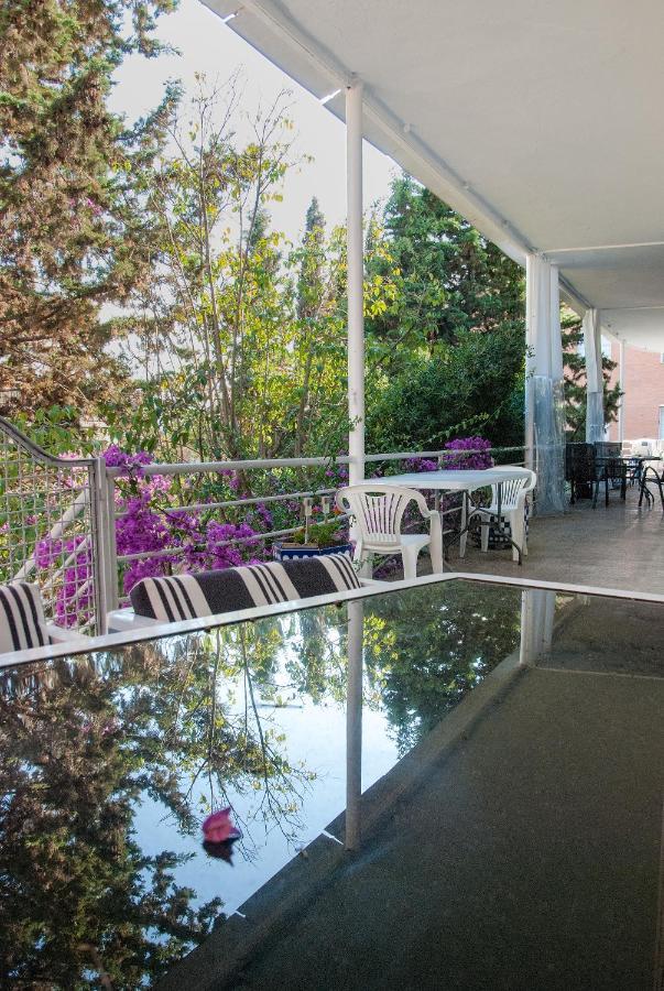 Casa Vilaro Park Guell Барселона Екстер'єр фото